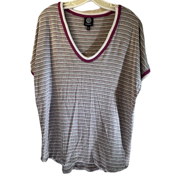 Bobeau Top - Picture 1 of 6